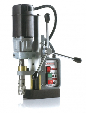 Magnetborrmaskinset >32mm Euroboor Ink. borrchuck & krnborr i gruppen Maskiner & Verktyg / El-, batteri- & metallmaskiner / Magnetborrmaskiner hos Blys VIP AB (2150-420032)